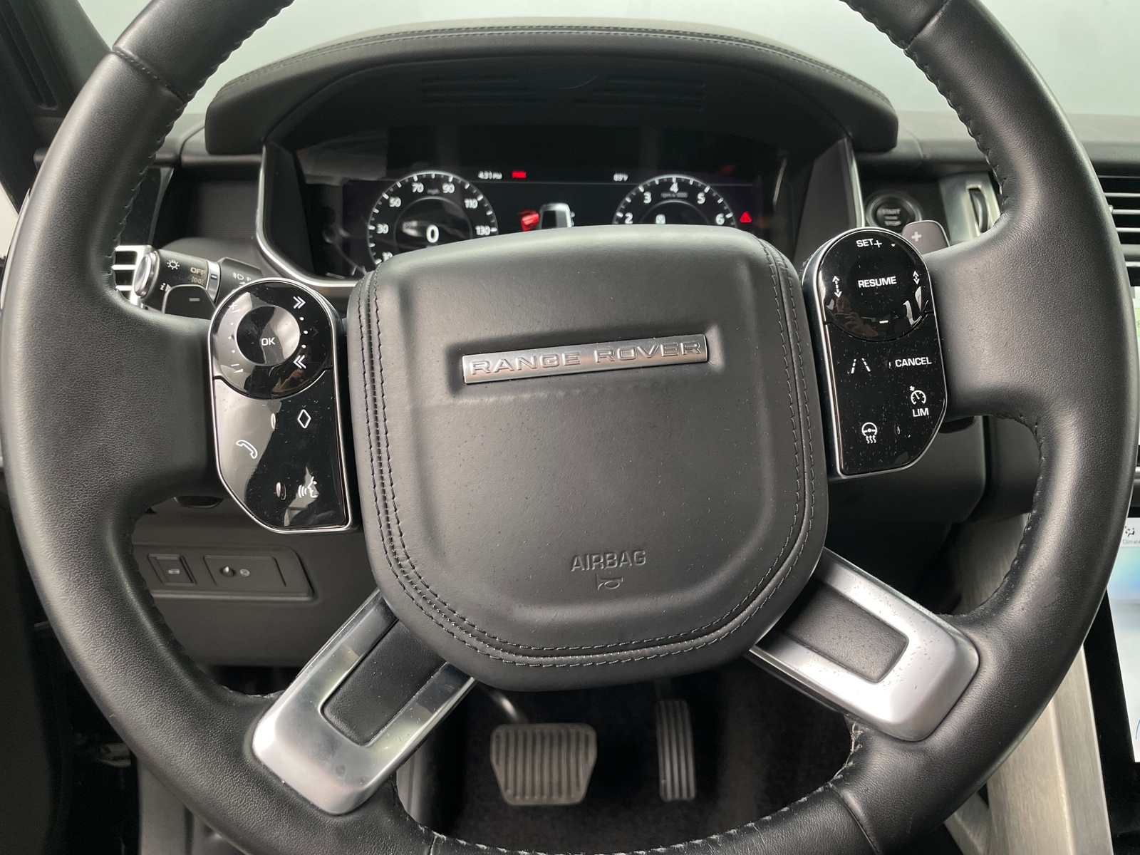 Thumbnail: 2019 Land Rover Range Rover - 4