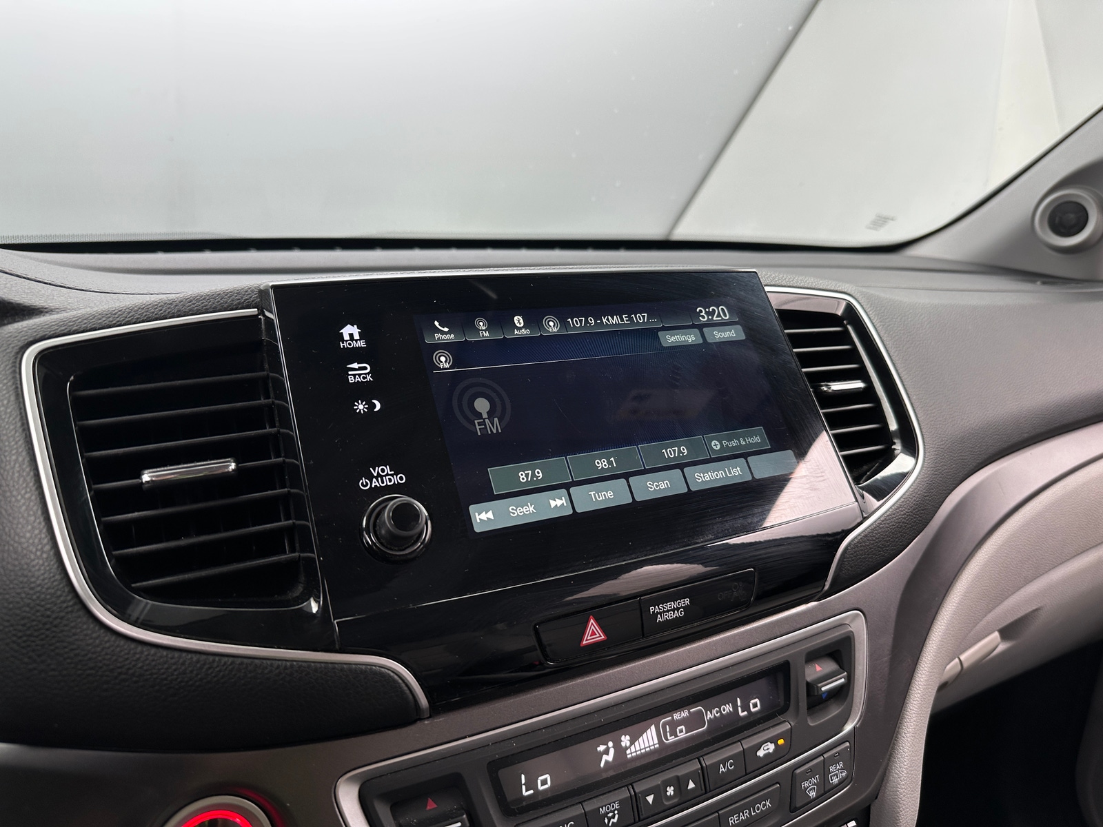 Thumbnail: 2019 Honda Pilot - 3