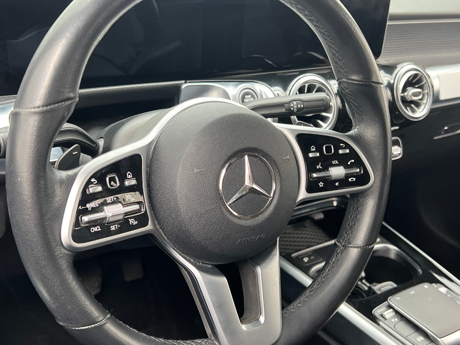 Thumbnail: 2021 Mercedes-Benz GLB - 4