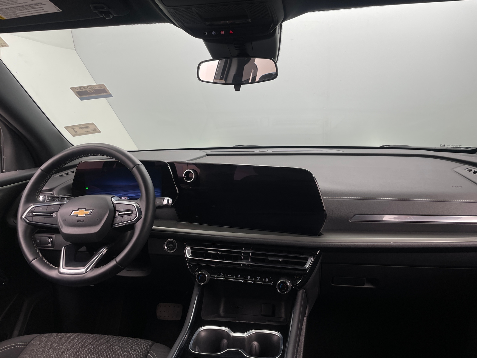 Thumbnail: 2025 Chevrolet Traverse - 3