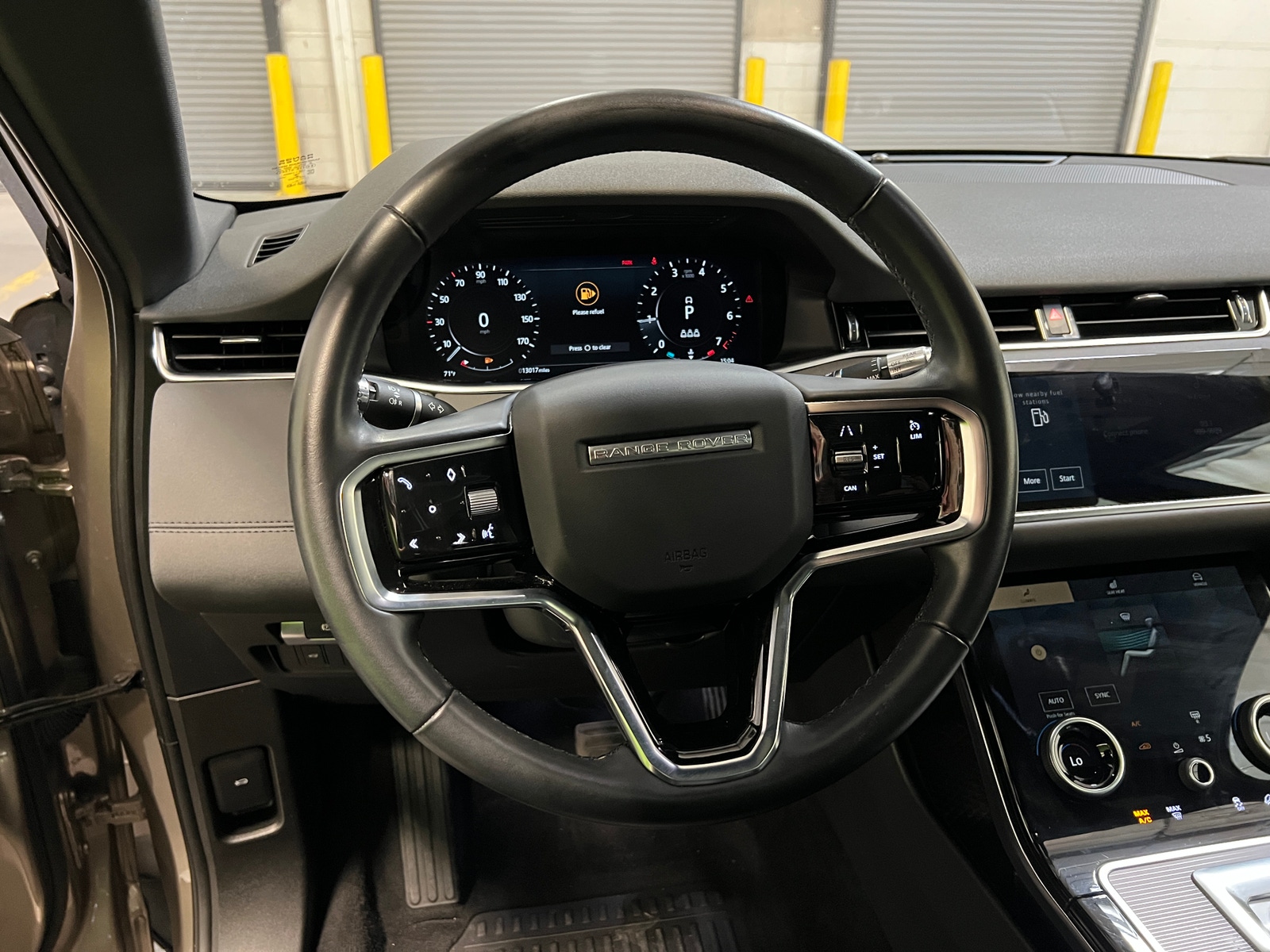 Thumbnail: 2021 Land Rover Range Rover Evoque - 4