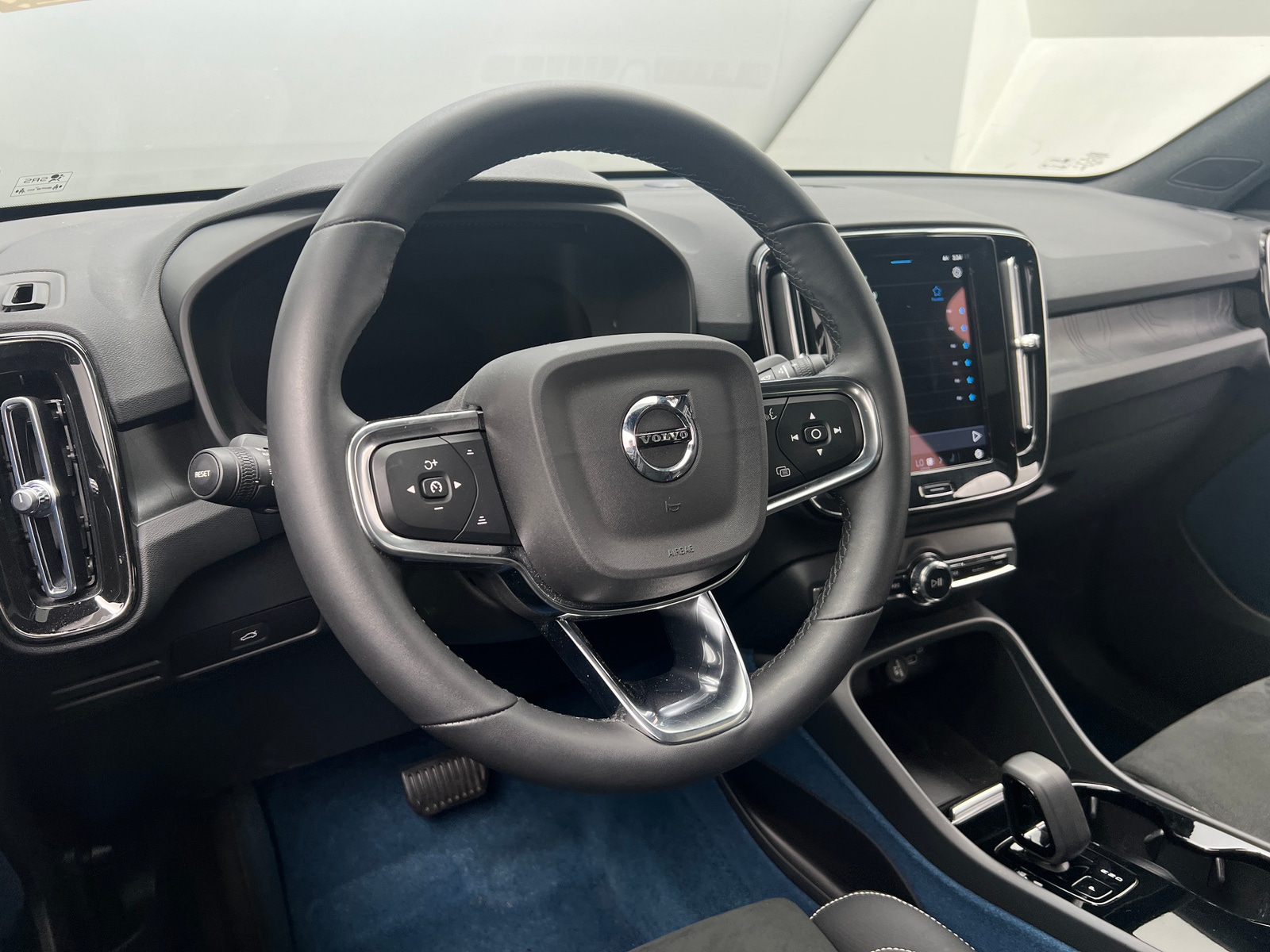 Thumbnail: 2023 Volvo C40 - 5