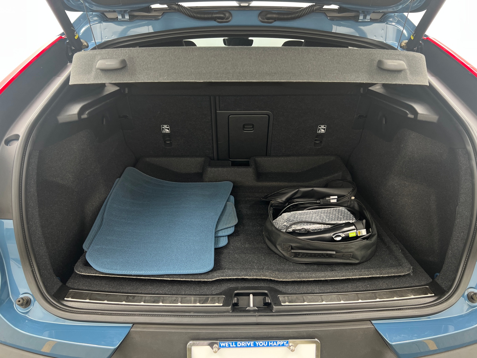 Thumbnail: 2023 Volvo C40 - 7
