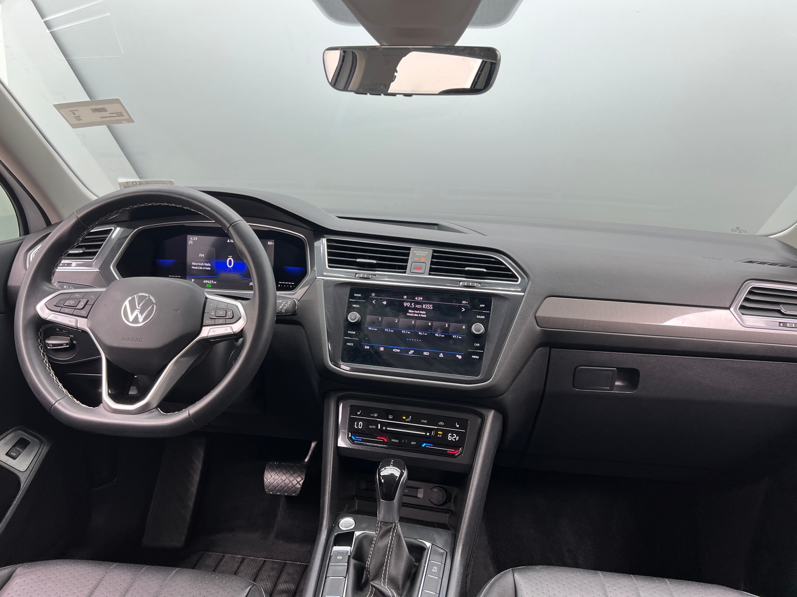Thumbnail: 2022 Volkswagen Tiguan - 2