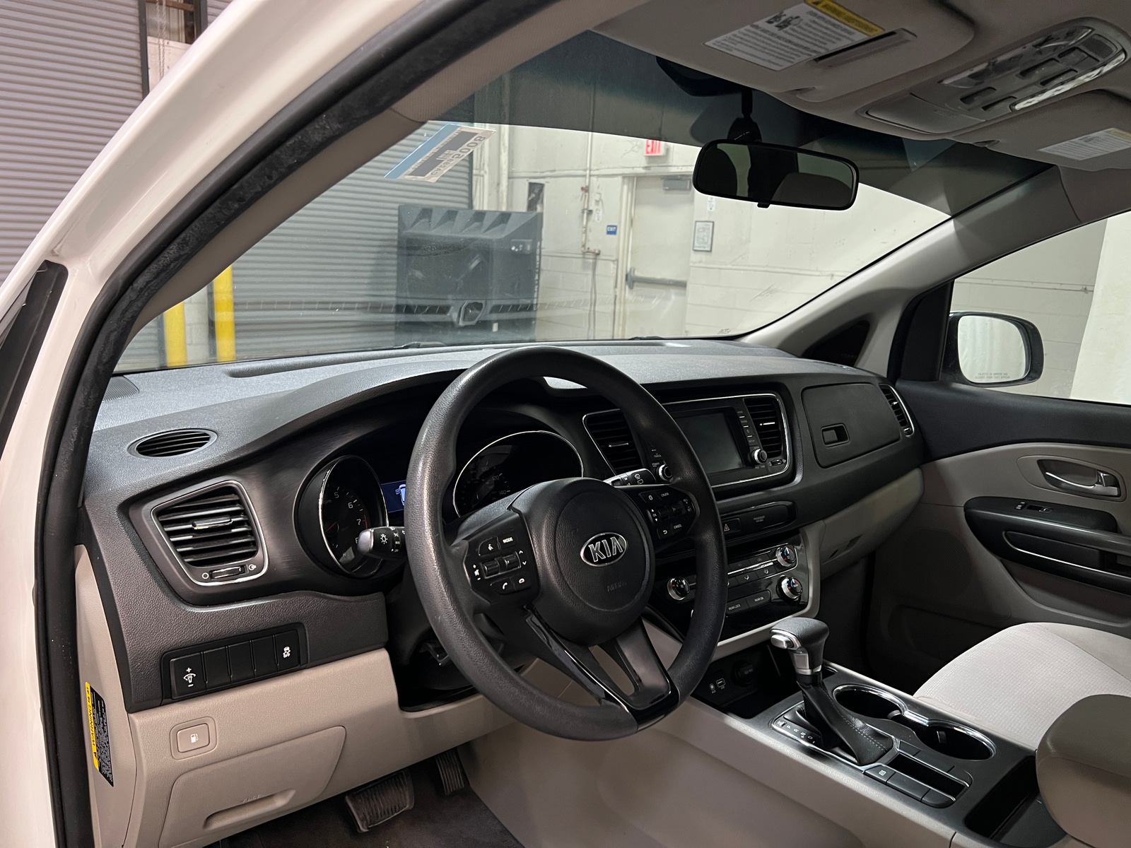 Thumbnail: 2019 Kia Sedona - 3