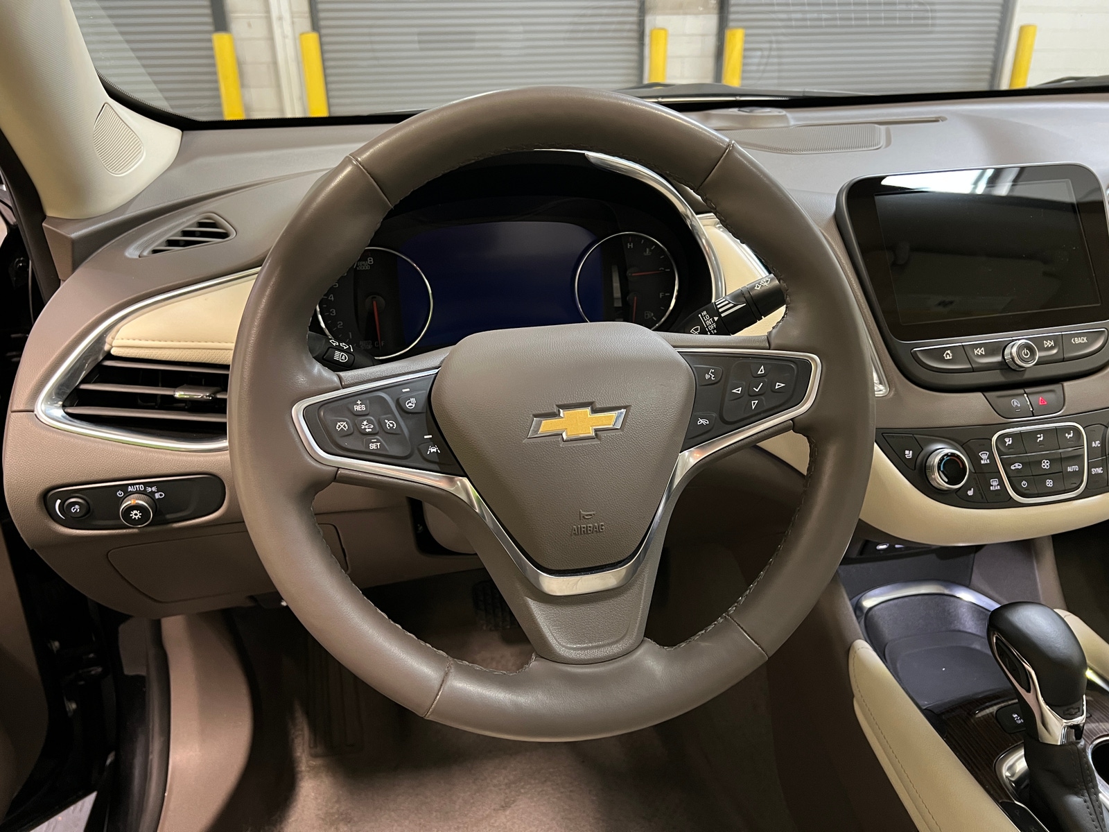 Thumbnail: 2024 Chevrolet Malibu - 4