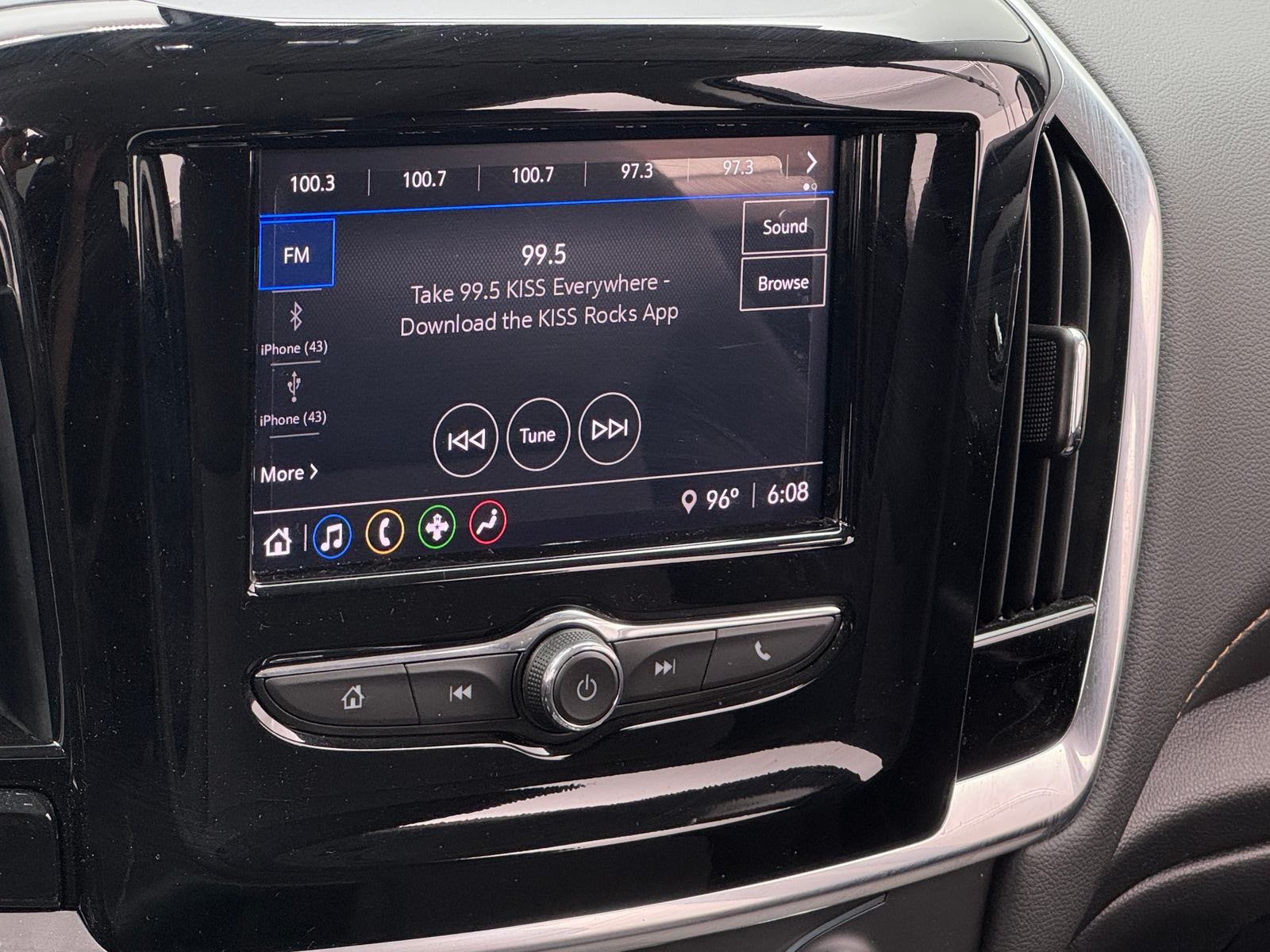 Thumbnail: 2021 Chevrolet Traverse - 4