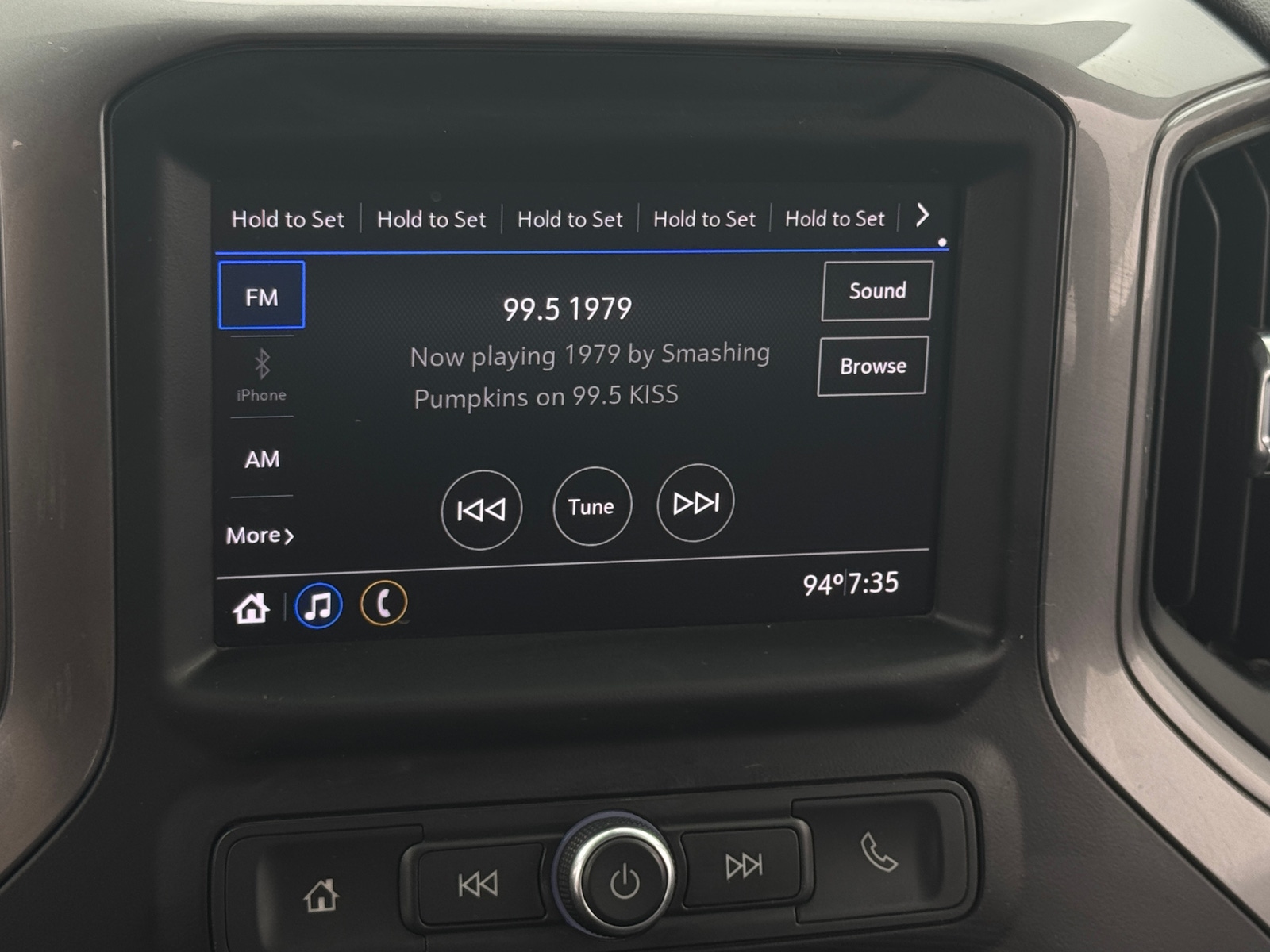 Thumbnail: 2020 Chevrolet Silverado 1500 - 3