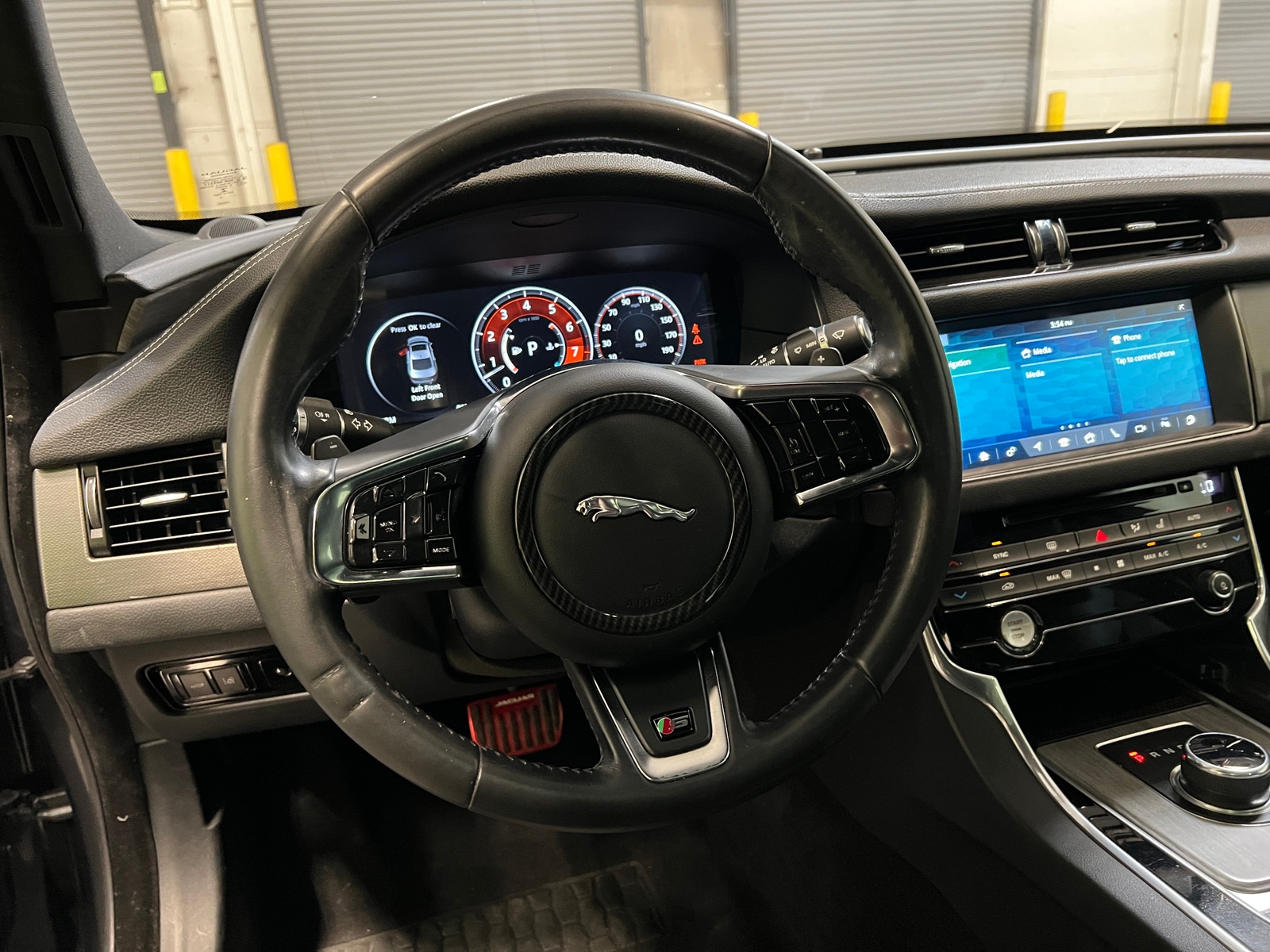 Thumbnail: 2017 Jaguar XF - 4