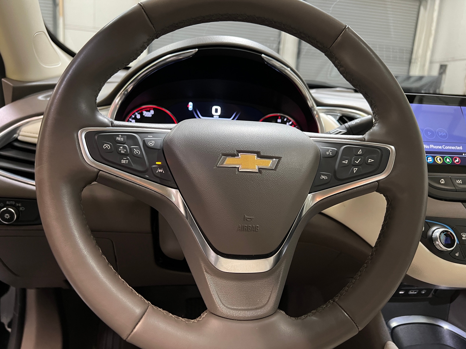 Thumbnail: 2024 Chevrolet Malibu - 4