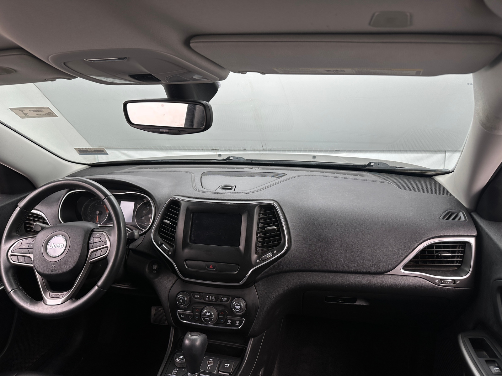 Thumbnail: 2019 Jeep Cherokee - 3