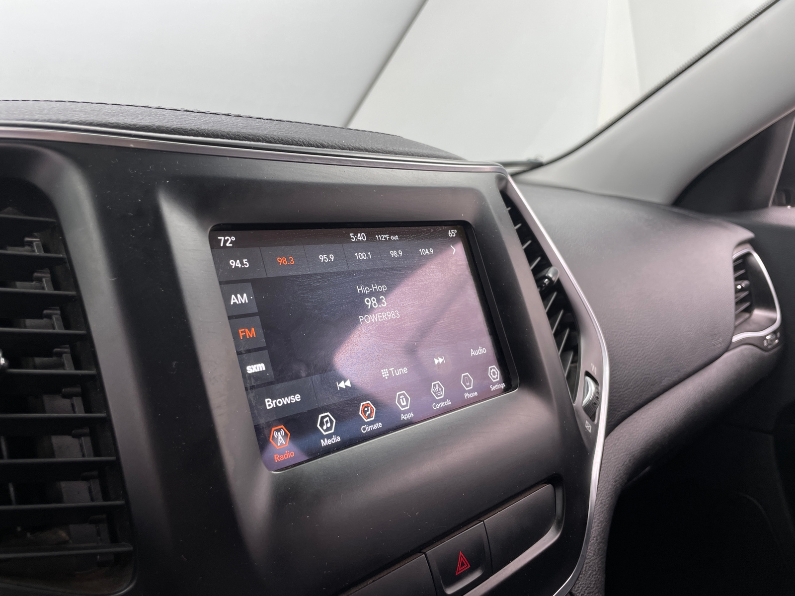 Thumbnail: 2019 Jeep Cherokee - 4