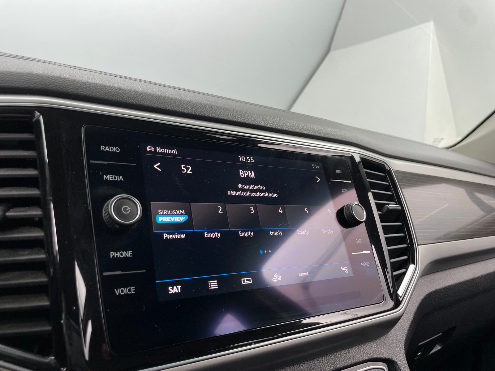 Thumbnail: 2019 Volkswagen Atlas - 3