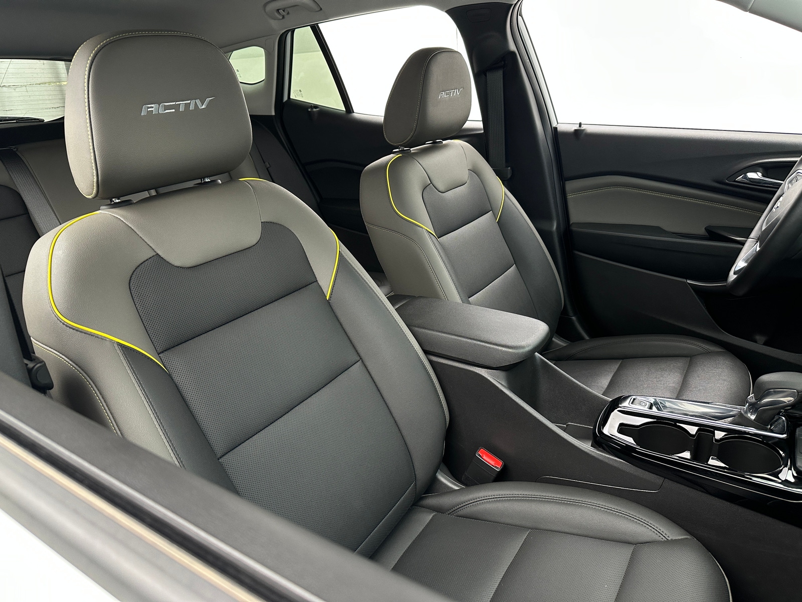 Thumbnail: 2025 Chevrolet Trax - 2