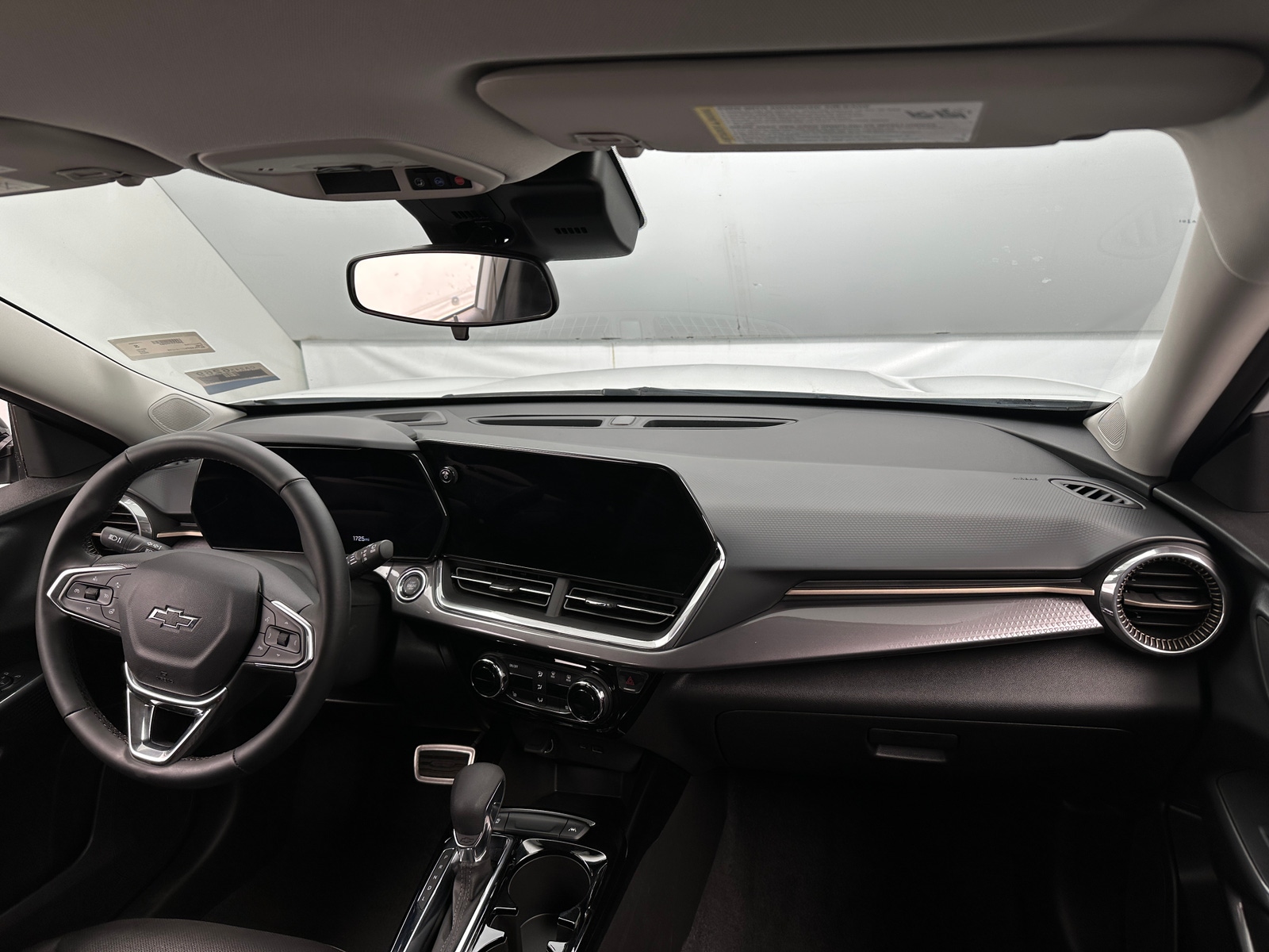 Thumbnail: 2025 Chevrolet Trax - 3