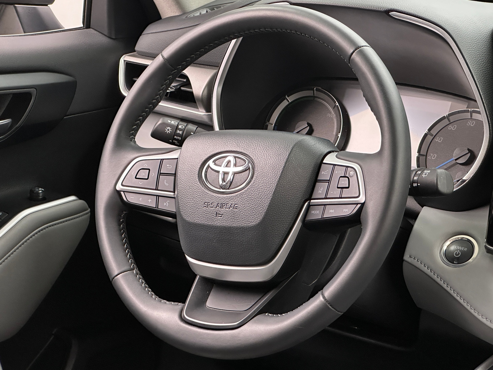 Thumbnail: 2025 Toyota Highlander - 4
