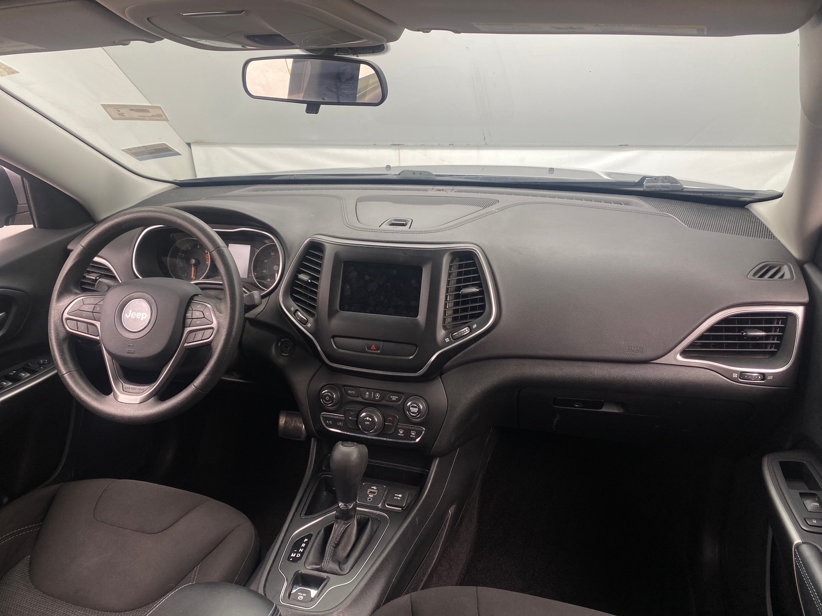 Thumbnail: 2019 Jeep Cherokee - 3