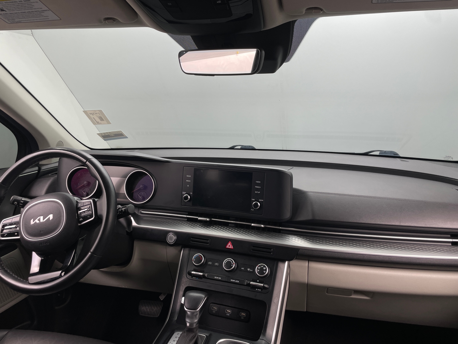 Thumbnail: 2022 Kia Carnival - 3