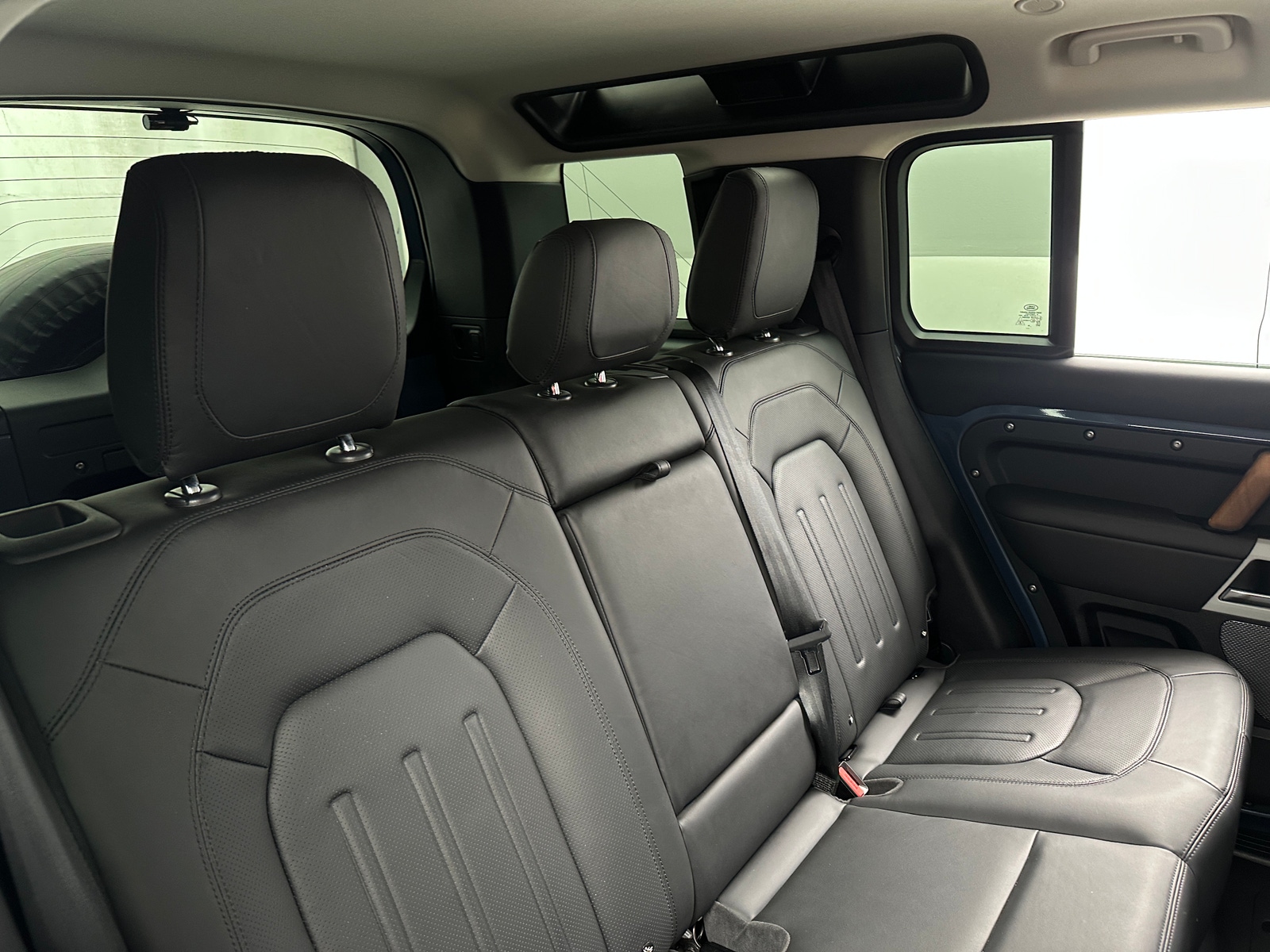 Thumbnail: 2020 Land Rover Defender - 5