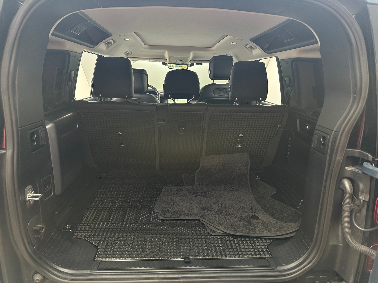 Thumbnail: 2020 Land Rover Defender - 6