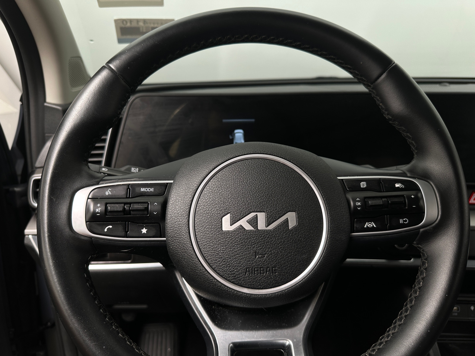 Thumbnail: 2023 Kia Sportage - 4