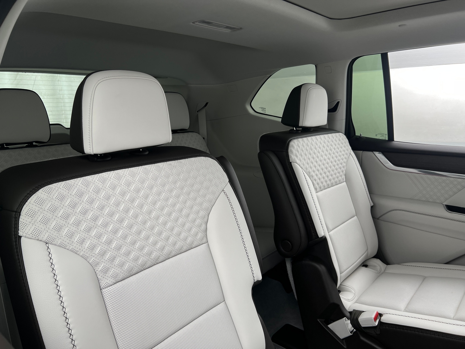 Thumbnail: 2024 GMC Acadia - 5
