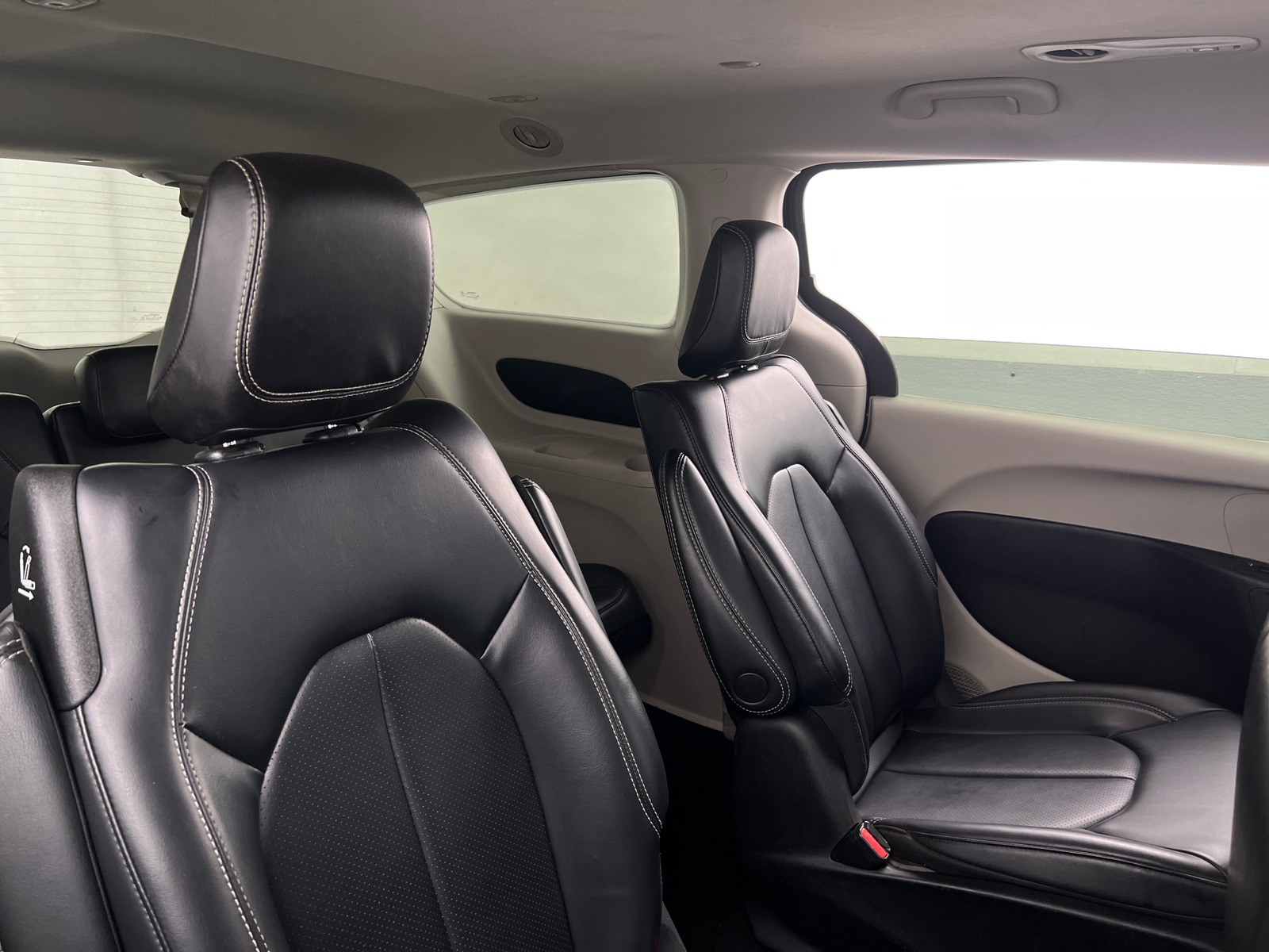 Thumbnail: 2023 Chrysler Pacifica - 5