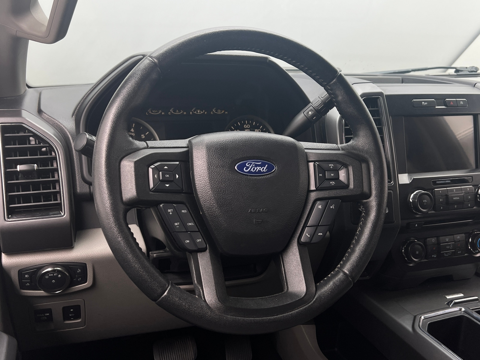 Thumbnail: 2018 Ford Econoline - 5