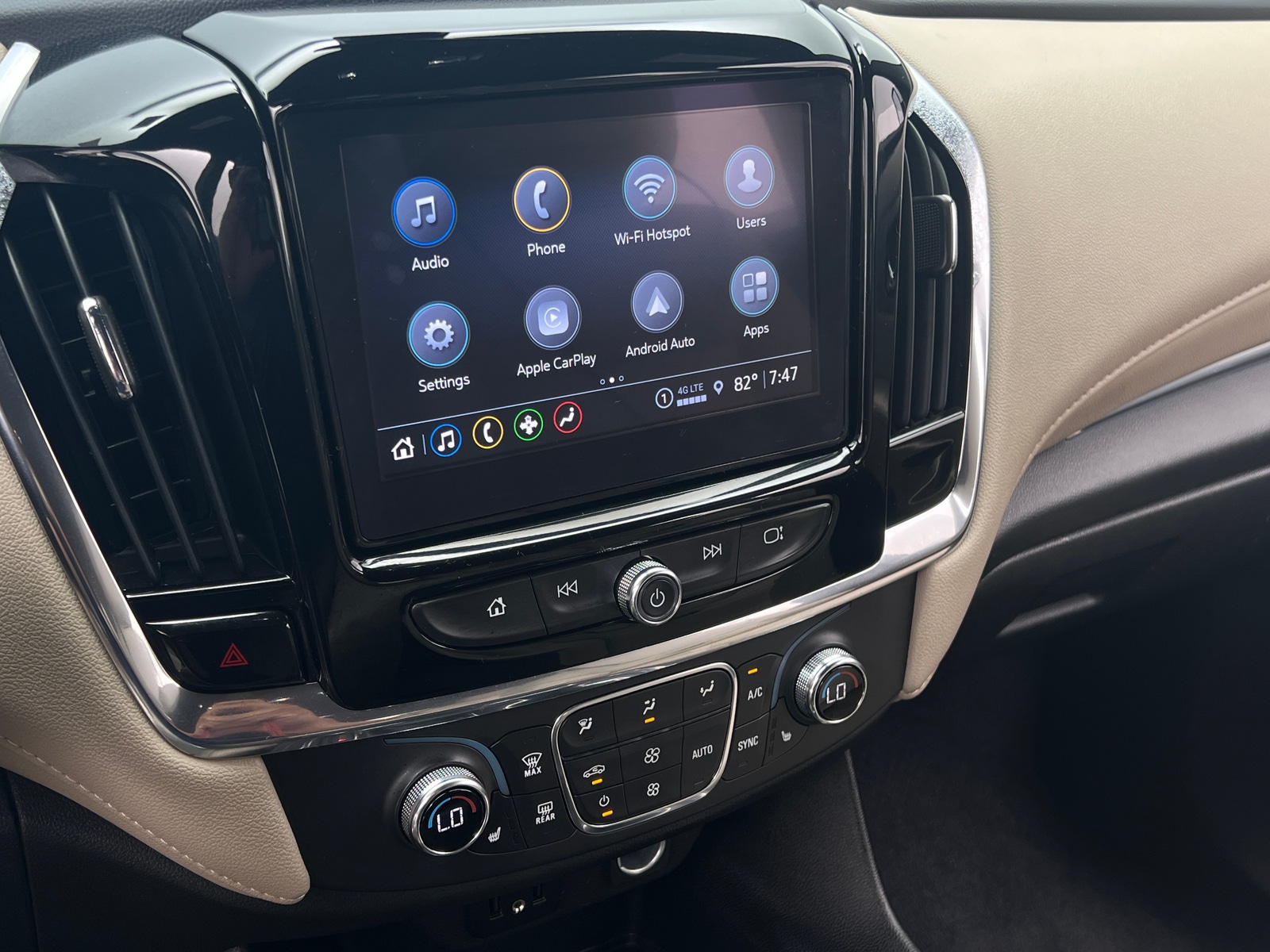 Thumbnail: 2023 Chevrolet Traverse - 3