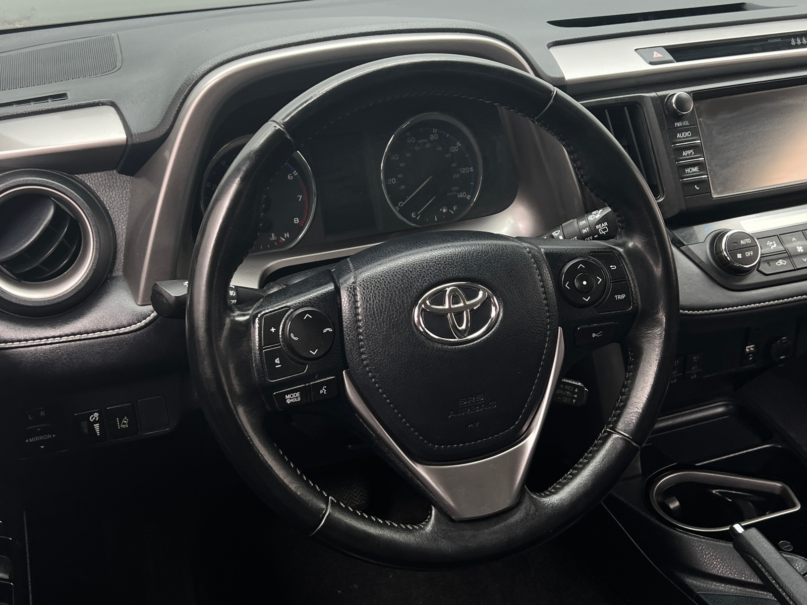 Thumbnail: 2017 Toyota RAV4 - 4
