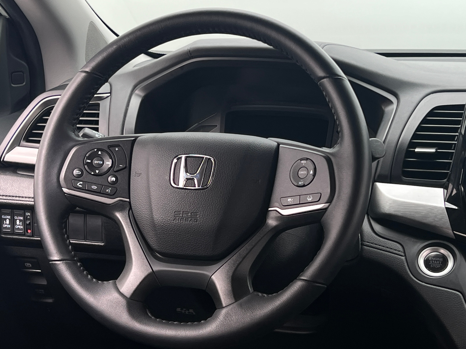 Thumbnail: 2023 Honda Odyssey - 4