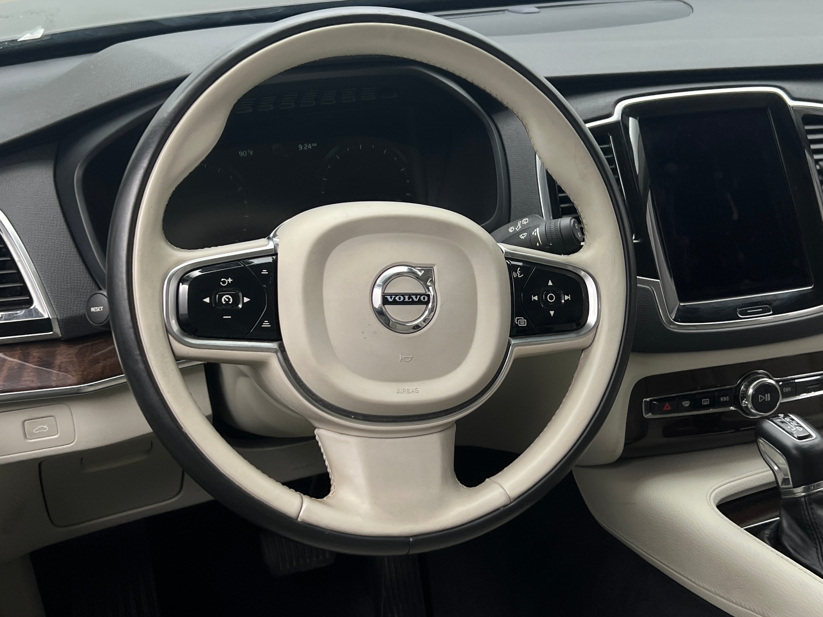 Thumbnail: 2016 Volvo XC90 - 4
