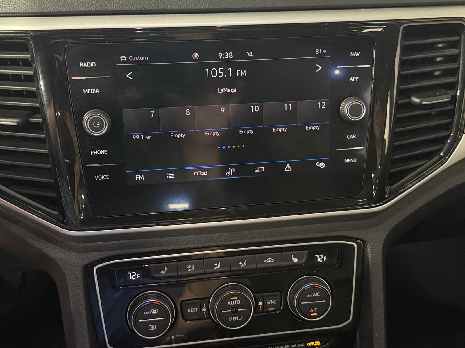 Thumbnail: 2021 Volkswagen Atlas - 3