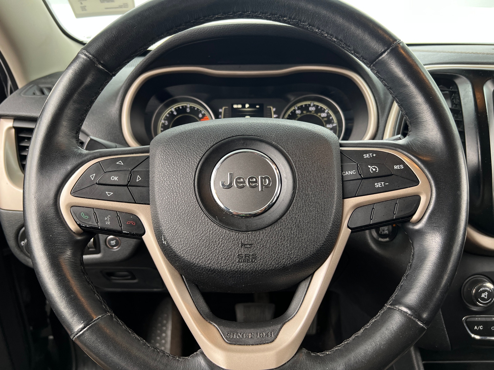 Thumbnail: 2016 Jeep Cherokee - 5