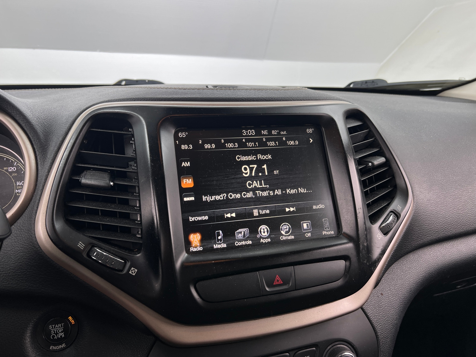 Thumbnail: 2016 Jeep Cherokee - 4