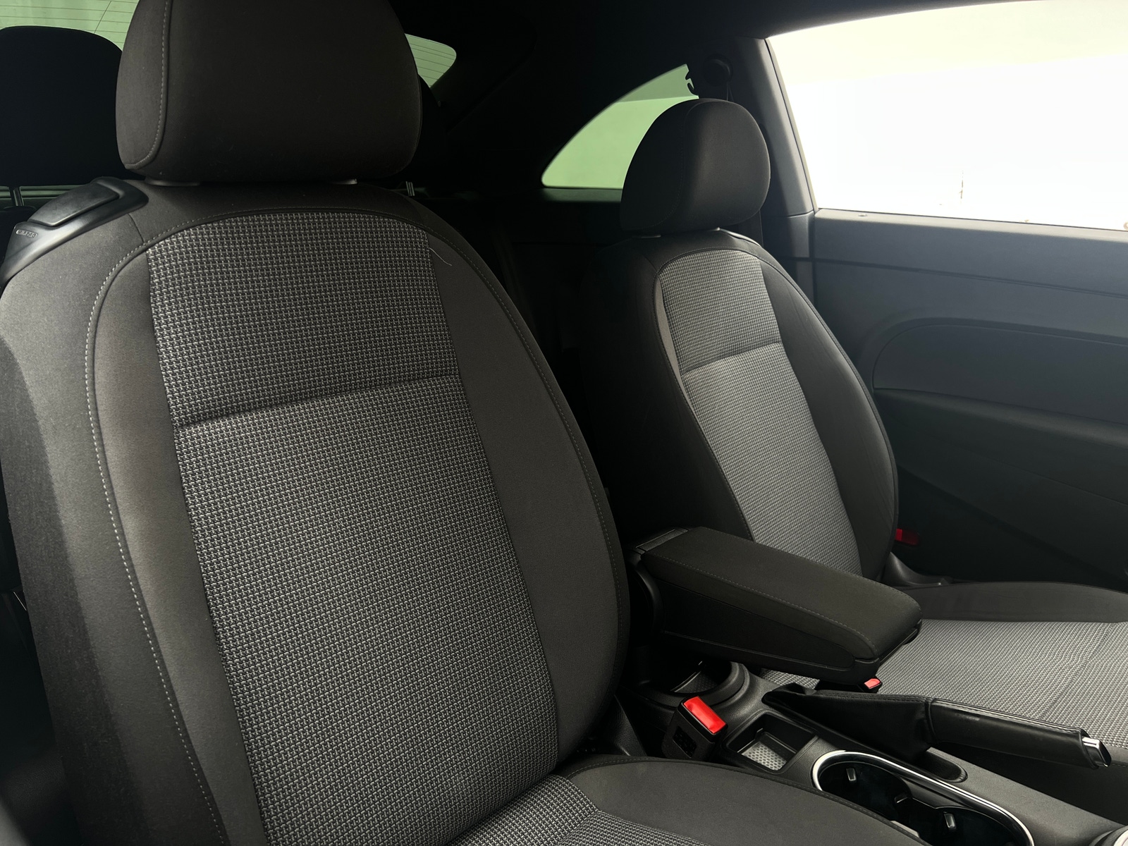 Thumbnail: 2019 Volkswagen Beetle - 2