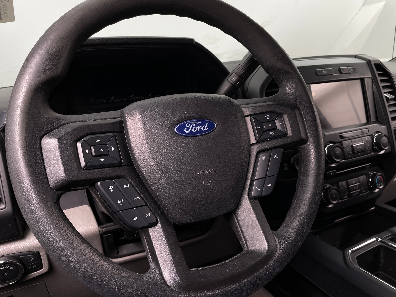 Thumbnail: 2018 Ford Econoline - 5