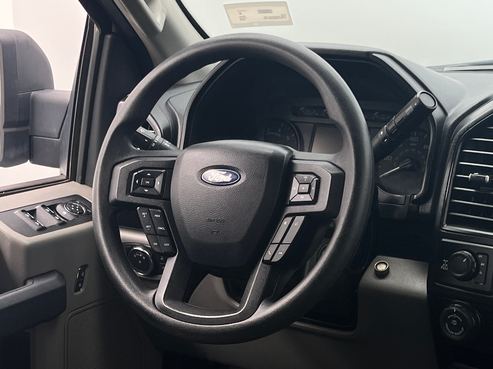 Thumbnail: 2019 Ford Econoline - 5