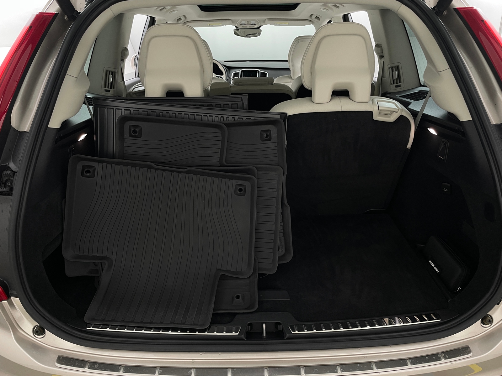 Thumbnail: 2023 Volvo XC90 - 6