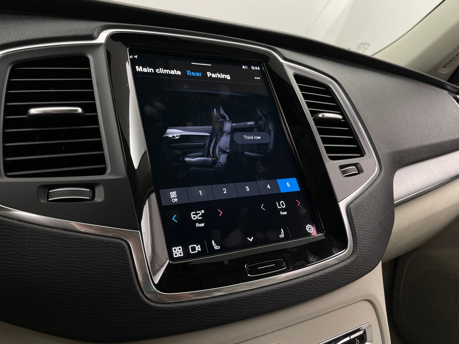 Thumbnail: 2023 Volvo XC90 - 3