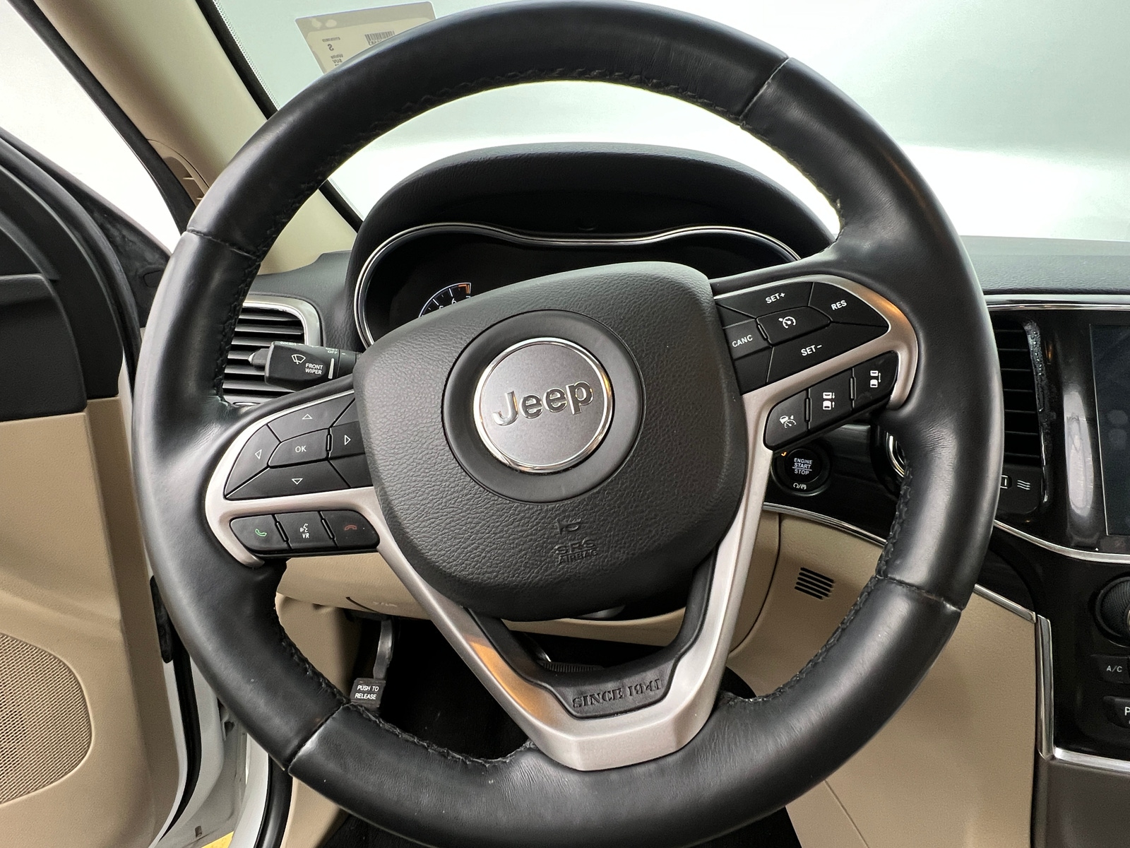 Thumbnail: 2022 Jeep Grand Cherokee - 4