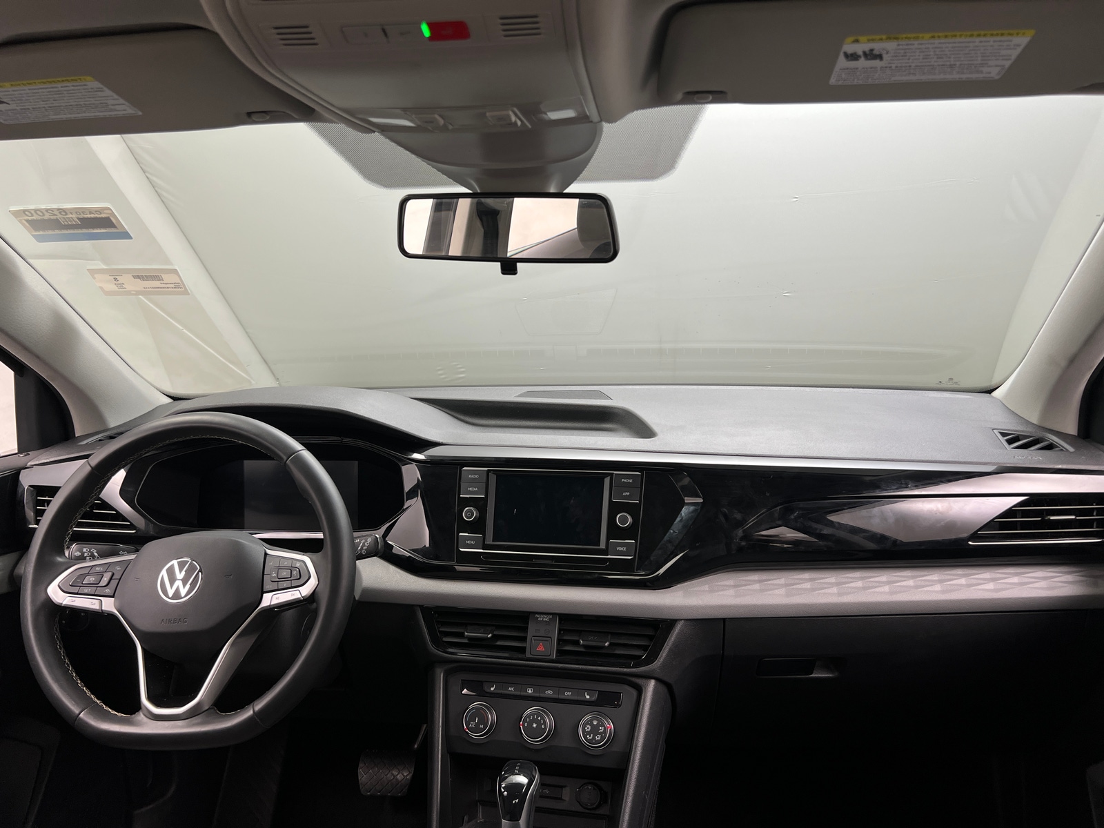 Thumbnail: 2022 Volkswagen Taos - 3