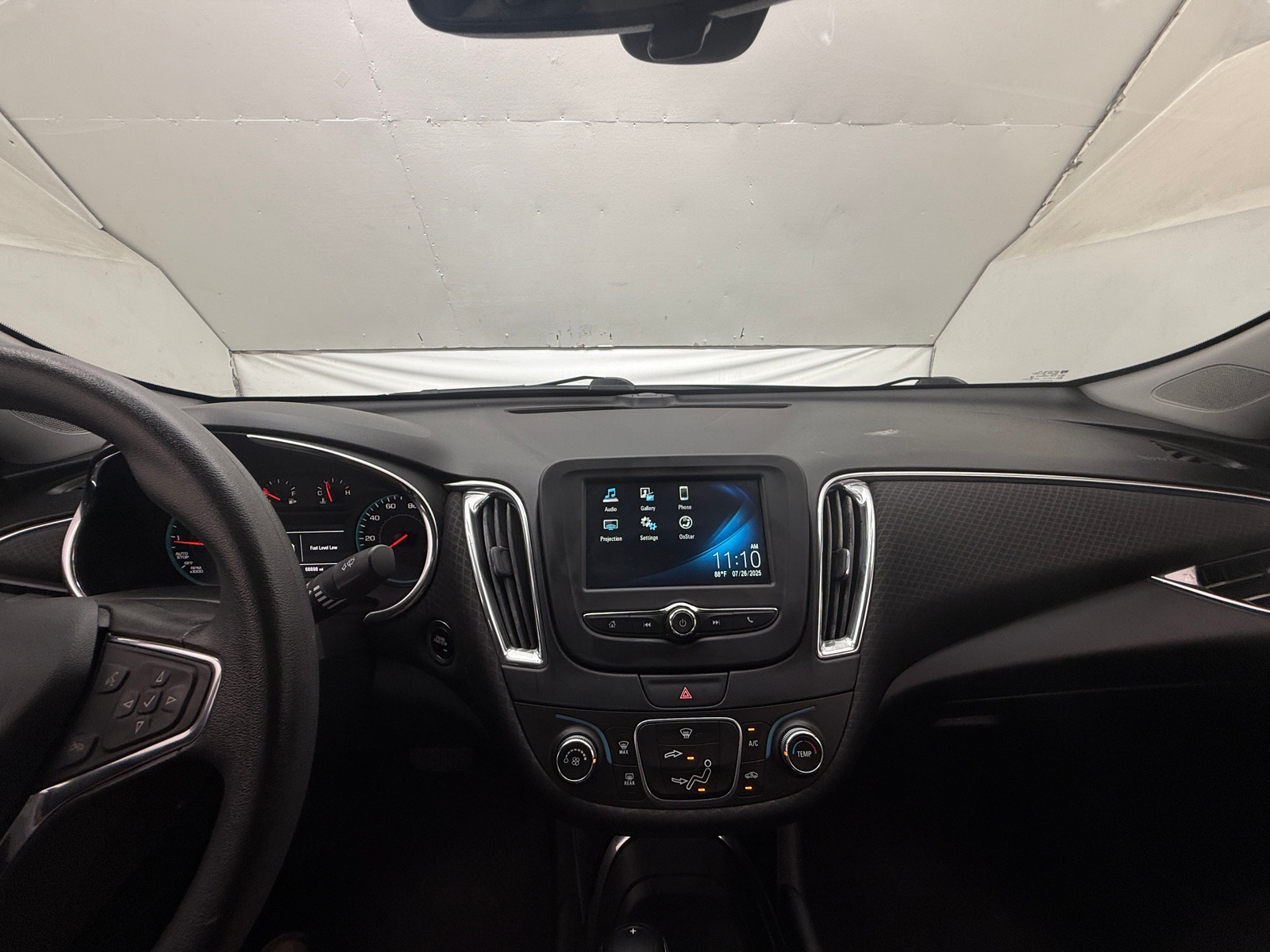 Thumbnail: 2017 Chevrolet Malibu - 3