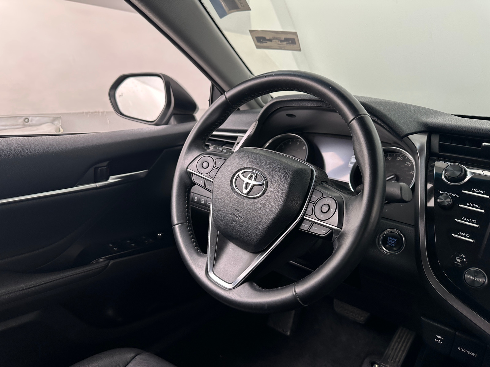 Thumbnail: 2018 Toyota Camry - 4