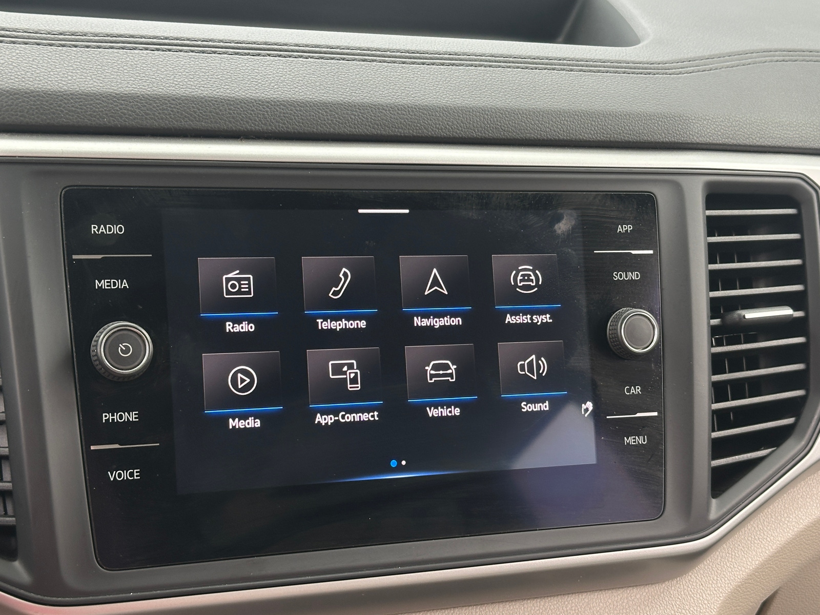 Thumbnail: 2021 Volkswagen Atlas - 3