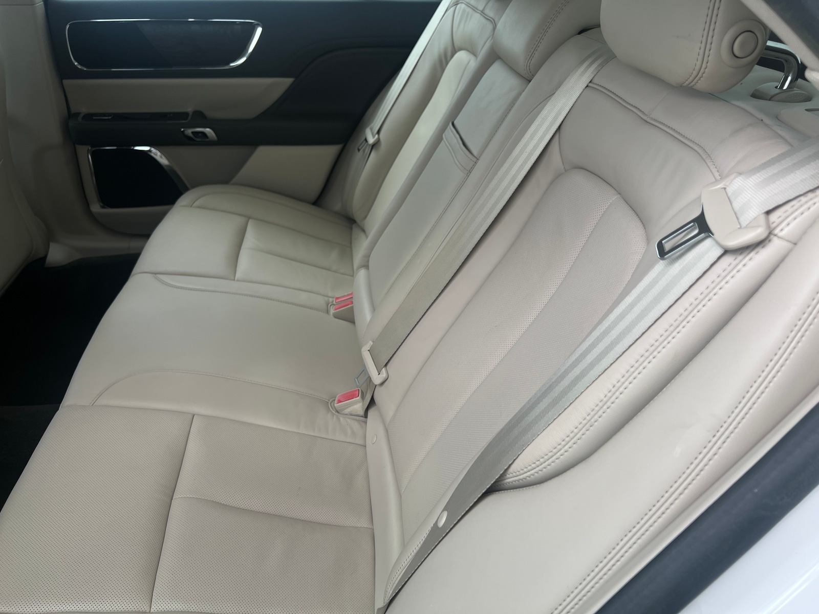Thumbnail: 2017 Lincoln Continental - 5