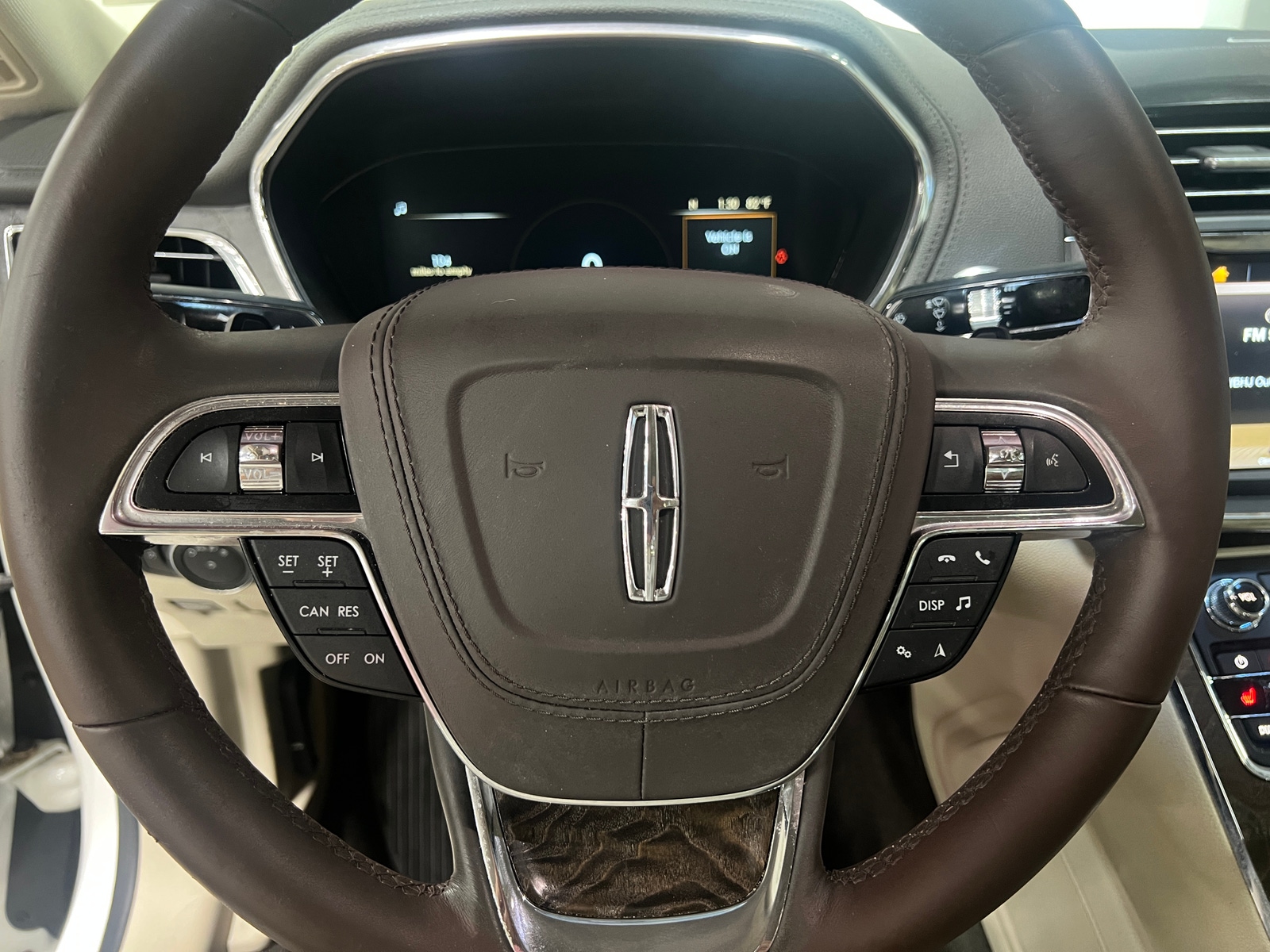 Thumbnail: 2017 Lincoln Continental - 4