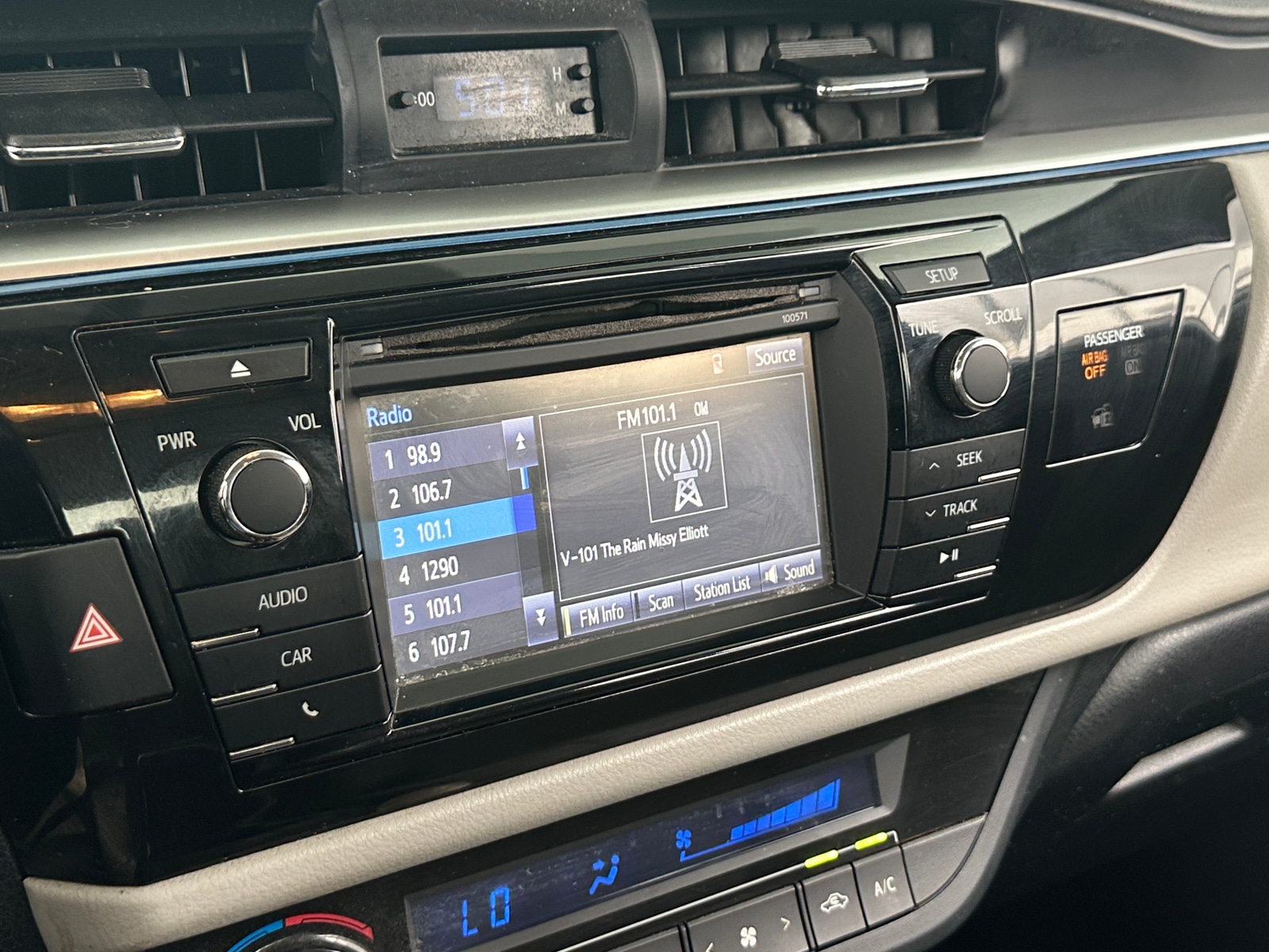 Thumbnail: 2016 Toyota Corolla - 4