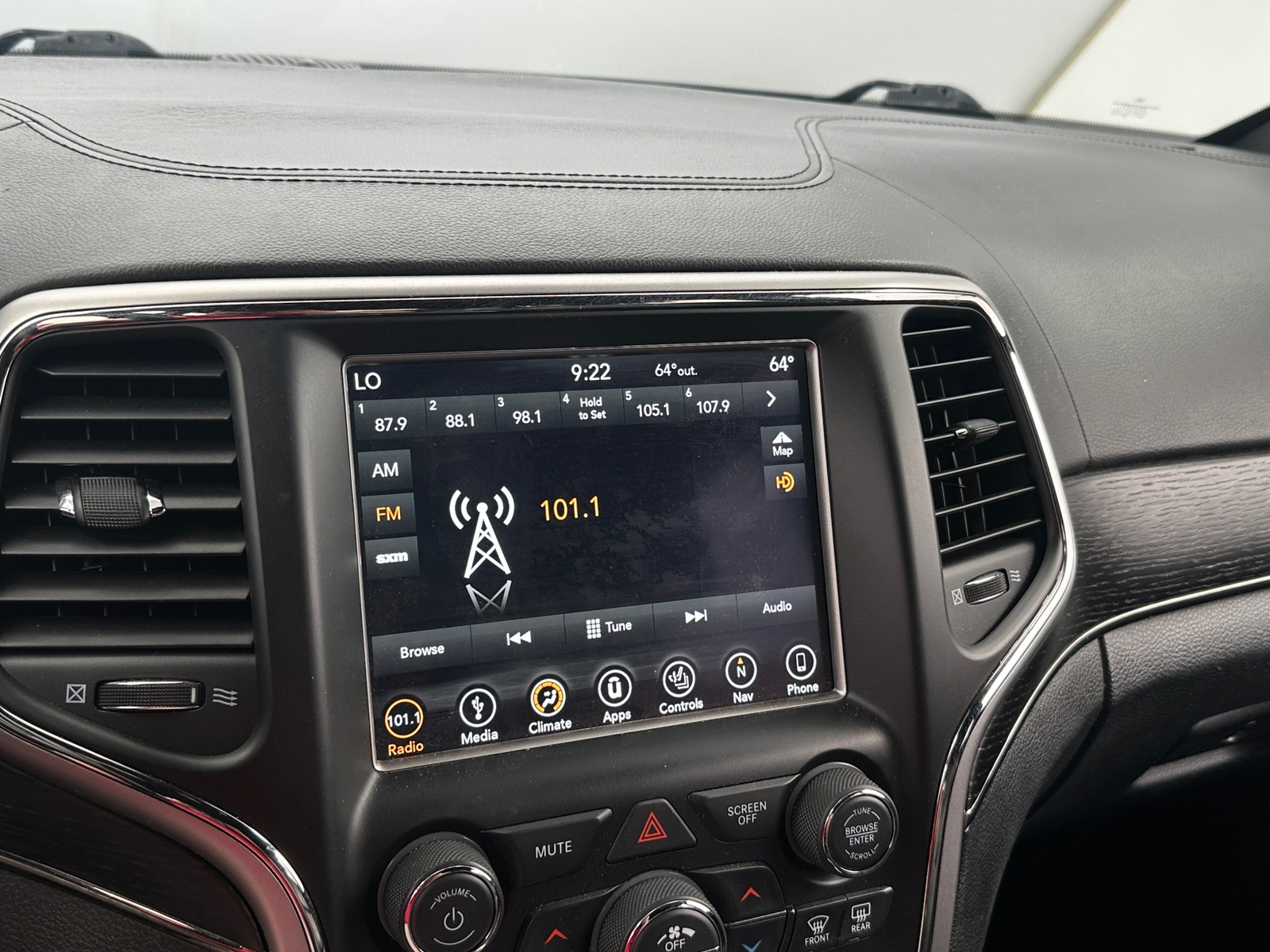 Thumbnail: 2018 Jeep Grand Cherokee - 3