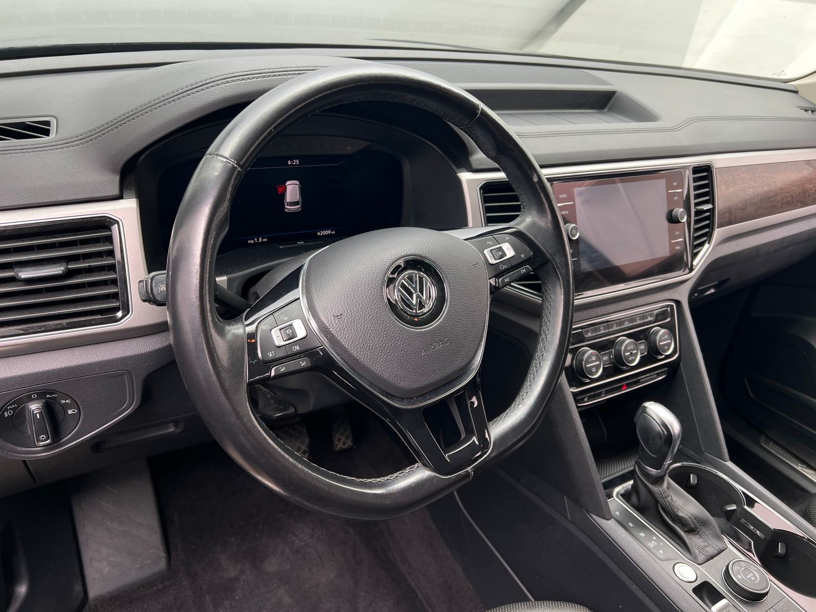 Thumbnail: 2018 Volkswagen Atlas - 4
